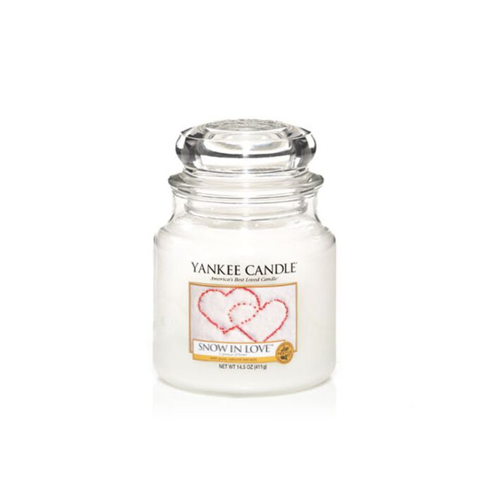 Yankee Candle Snow in Love Medium Jar-1